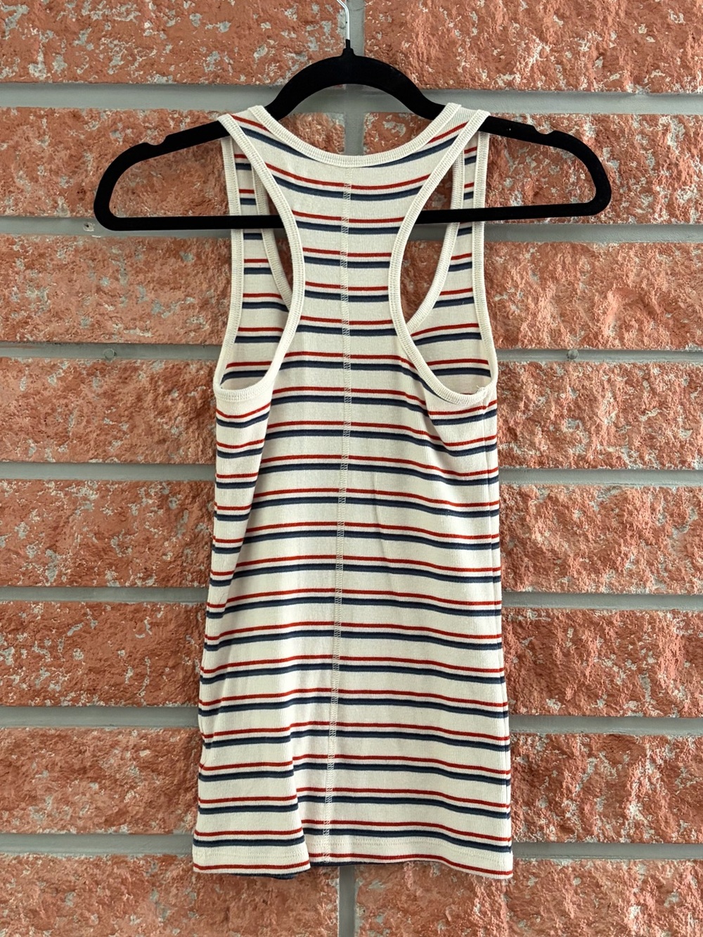🌟 Universal Thread tank top - Picture 4 of 4